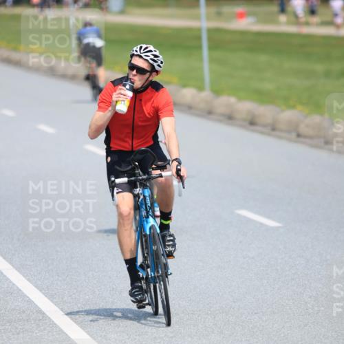 21.06.2025 - 27. Vierlanden-Triathlon H.Heesch http://msf.ph/oto/7989770 15.06.2025 11:47:45 Radfahren 82, 108, 706, 709, 829 meine-sportfotos.de