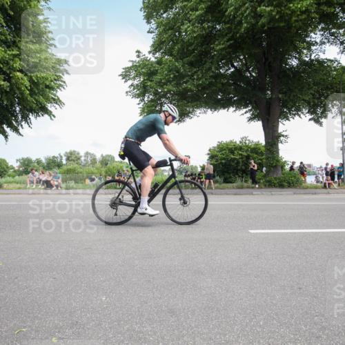 15.06.2025 - 7 Türme Triathlon Yannick Fuchs http://msf.ph/oto/7989777 15.06.2025 13:07:21 Radfahren 548, 589 meine-sportfotos.de