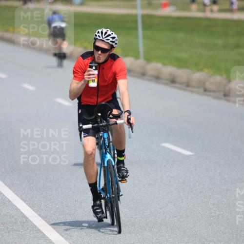21.06.2025 - 27. Vierlanden-Triathlon H.Heesch http://msf.ph/oto/7989784 15.06.2025 11:47:45 Radfahren 82, 108, 706, 709, 829 meine-sportfotos.de