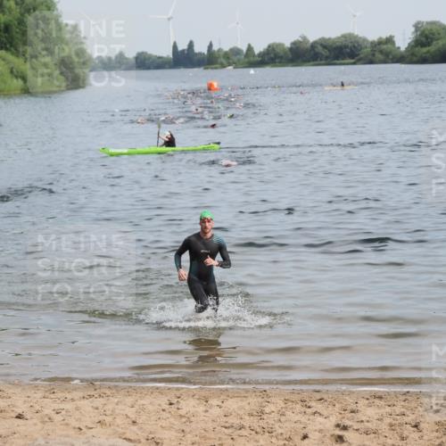 21.06.2025 - 27. Vierlanden-Triathlon MichiJ http://msf.ph/oto/7989830 15.06.2026 09:52:41 Schwimmen 313 meine-sportfotos.de