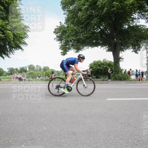 15.06.2025 - 7 Türme Triathlon Yannick Fuchs http://msf.ph/oto/7989852 15.06.2025 13:08:11 Radfahren 321, 338, 600, 603, 1065 meine-sportfotos.de
