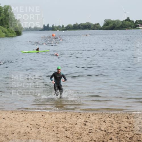 21.06.2025 - 27. Vierlanden-Triathlon MichiJ http://msf.ph/oto/7989863 15.06.2026 09:52:42 Schwimmen 313 meine-sportfotos.de