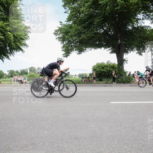15.06.2025 - 7 Türme Triathlon Yannick Fuchs http://msf.ph/oto/7989913 15.06.2025 13:09:12 Radfahren 267, 324, 472, 486, 650, 675, 847, 1092 meine-sportfotos.de
