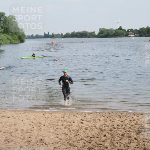 21.06.2025 - 27. Vierlanden-Triathlon MichiJ http://msf.ph/oto/7989920 15.06.2026 09:52:43 Schwimmen 313 meine-sportfotos.de