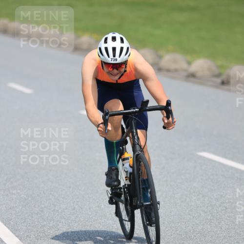21.06.2025 - 27. Vierlanden-Triathlon H.Heesch http://msf.ph/oto/7989947 15.06.2025 11:48:54 Radfahren 739, 799, 836, 846, 968 meine-sportfotos.de