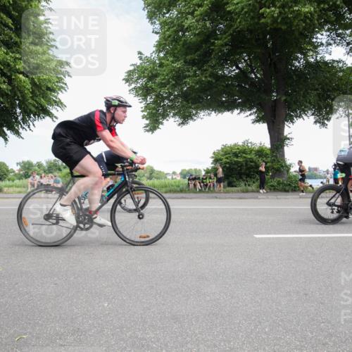 15.06.2025 - 7 Türme Triathlon Yannick Fuchs http://msf.ph/oto/7989954 15.06.2025 13:09:48 Radfahren 222, 382, 555, 601, 603, 658, 670 meine-sportfotos.de