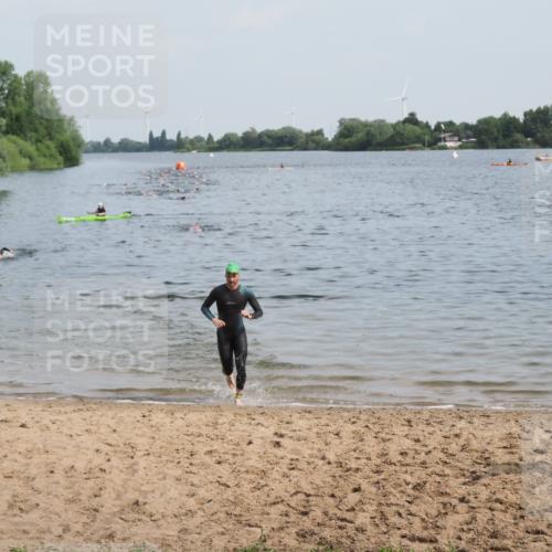 21.06.2025 - 27. Vierlanden-Triathlon MichiJ http://msf.ph/oto/7989964 15.06.2026 09:52:43 Schwimmen 313 meine-sportfotos.de