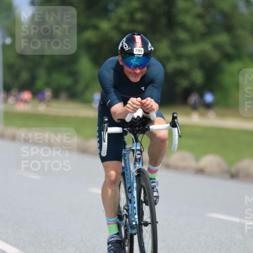21.06.2025 - 27. Vierlanden-Triathlon H.Heesch http://msf.ph/oto/7989972 15.06.2025 11:49:01 Radfahren 799, 836, 846, 968 meine-sportfotos.de