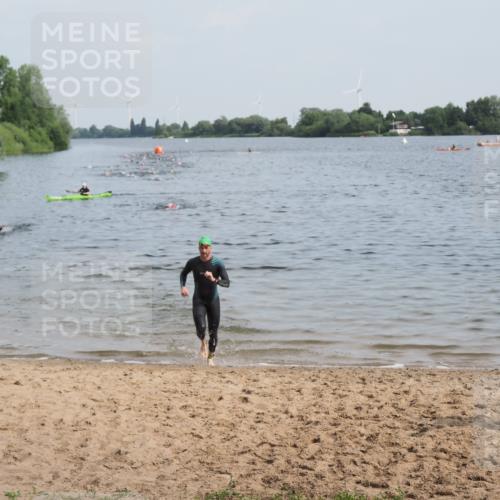 21.06.2025 - 27. Vierlanden-Triathlon MichiJ http://msf.ph/oto/7989974 15.06.2026 09:52:44 Schwimmen 313 meine-sportfotos.de