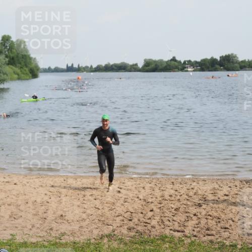 21.06.2025 - 27. Vierlanden-Triathlon MichiJ http://msf.ph/oto/7990027 15.06.2026 09:52:45 Schwimmen 313 meine-sportfotos.de
