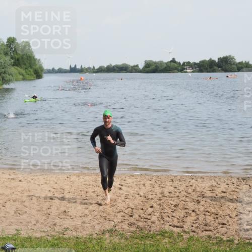 21.06.2025 - 27. Vierlanden-Triathlon MichiJ http://msf.ph/oto/7990056 15.06.2026 09:52:46 Schwimmen 313 meine-sportfotos.de
