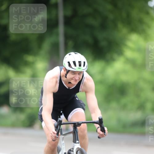 15.06.2025 - 7 Türme Triathlon Yannick Fuchs http://msf.ph/oto/7990078 15.06.2025 11:51:52 Radfahren 252, 271, 316 meine-sportfotos.de