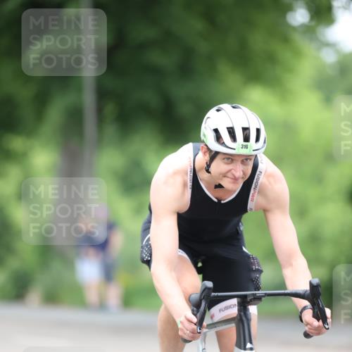 15.06.2025 - 7 Türme Triathlon Yannick Fuchs http://msf.ph/oto/7990082 15.06.2025 11:51:52 Radfahren 252, 271, 316 meine-sportfotos.de