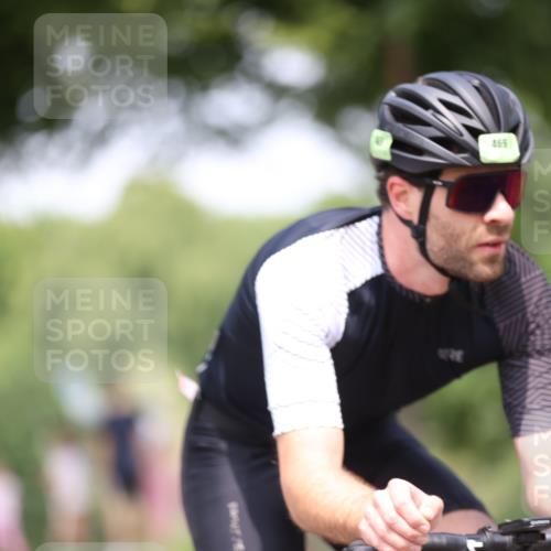 15.06.2025 - 7 Türme Triathlon Yannick Fuchs http://msf.ph/oto/7990099 15.06.2025 13:03:34 Radfahren 334, 469, 587 meine-sportfotos.de