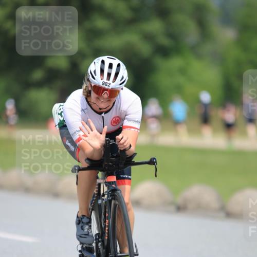 21.06.2025 - 27. Vierlanden-Triathlon H.Heesch http://msf.ph/oto/7990103 15.06.2025 11:49:40 Radfahren 810, 828, 845 meine-sportfotos.de