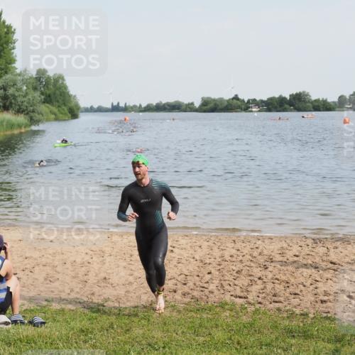 21.06.2025 - 27. Vierlanden-Triathlon MichiJ http://msf.ph/oto/7990104 15.06.2026 09:52:47 Schwimmen 313 meine-sportfotos.de