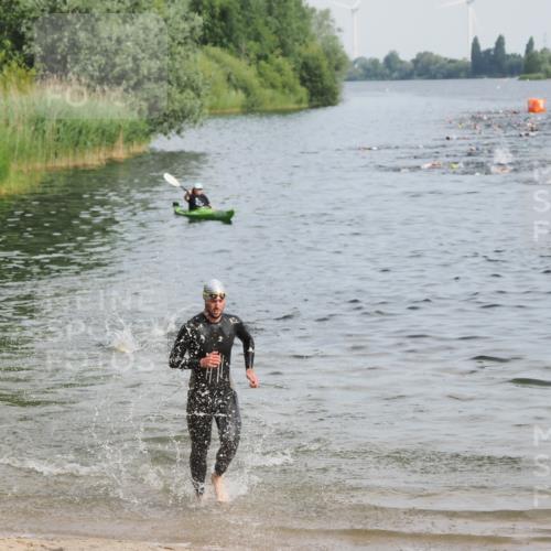 21.06.2025 - 27. Vierlanden-Triathlon MichiJ http://msf.ph/oto/7990129 15.06.2026 09:52:55 Schwimmen 328 meine-sportfotos.de
