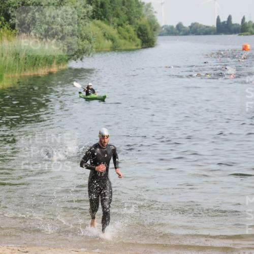 21.06.2025 - 27. Vierlanden-Triathlon MichiJ http://msf.ph/oto/7990137 15.06.2026 09:52:55 Schwimmen 328 meine-sportfotos.de