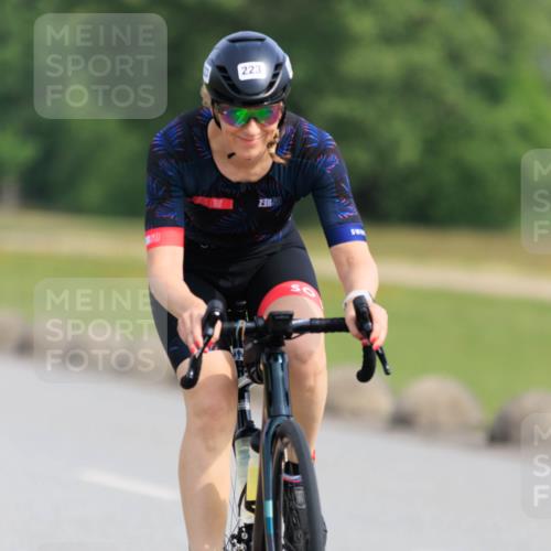 15.06.2025 - 27. Vierlanden-Triathlon H.Heesch http://msf.ph/oto/7990172 15.06.2025 09:45:50 Radfahren 19, 78, 108, 223 meine-sportfotos.de