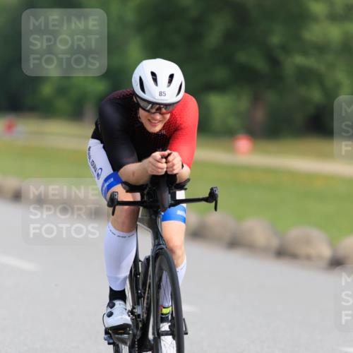 15.06.2025 - 27. Vierlanden-Triathlon H.Heesch http://msf.ph/oto/7990180 15.06.2025 09:46:09 Radfahren 51, 85 meine-sportfotos.de