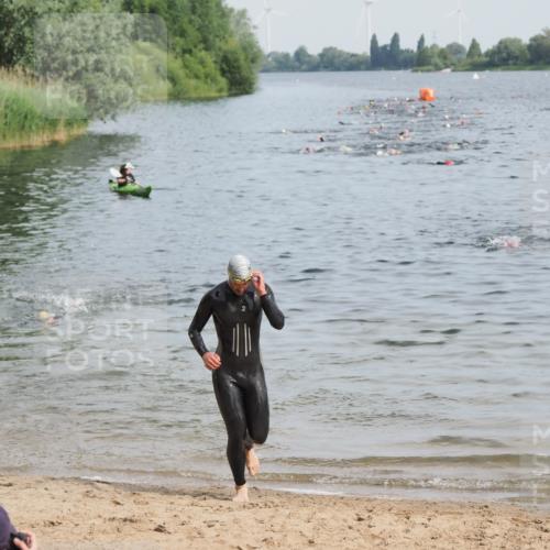 21.06.2025 - 27. Vierlanden-Triathlon MichiJ http://msf.ph/oto/7990182 15.06.2026 09:52:56 Schwimmen 328 meine-sportfotos.de