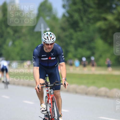 21.06.2025 - 27. Vierlanden-Triathlon H.Heesch http://msf.ph/oto/7990234 15.06.2025 11:50:02 Radfahren 714, 738, 786, 819, 830, 832, 953 meine-sportfotos.de