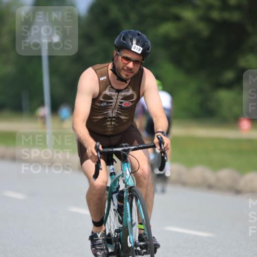 21.06.2025 - 27. Vierlanden-Triathlon H.Heesch http://msf.ph/oto/7990296 15.06.2025 11:50:09 Radfahren 729, 766, 819, 830, 953 meine-sportfotos.de