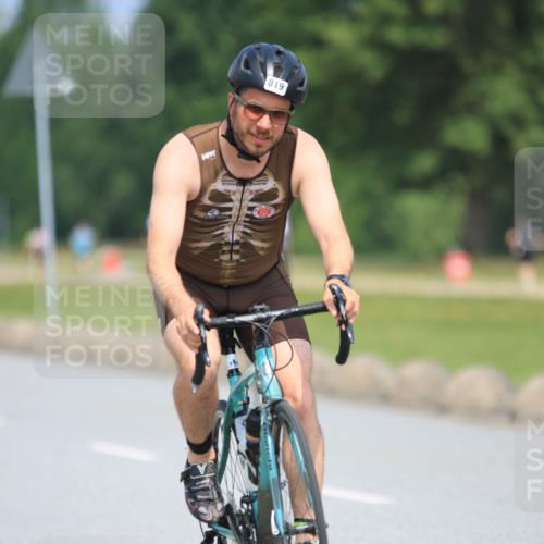 21.06.2025 - 27. Vierlanden-Triathlon H.Heesch http://msf.ph/oto/7990305 15.06.2025 11:50:09 Radfahren 729, 766, 819, 830, 953 meine-sportfotos.de