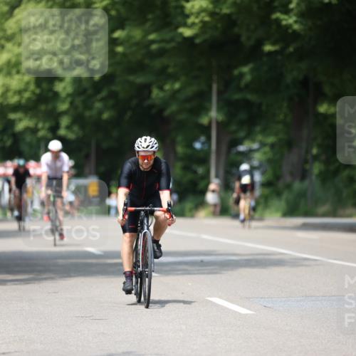 15.06.2025 - 7 Türme Triathlon Yannick Fuchs http://msf.ph/oto/7990437 15.06.2025 13:03:50 Radfahren 250, 409, 457, 1186 meine-sportfotos.de