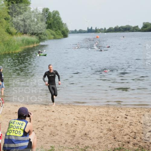 21.06.2025 - 27. Vierlanden-Triathlon MichiJ http://msf.ph/oto/7990461 15.06.2026 09:53:06 Schwimmen 265, 328 meine-sportfotos.de