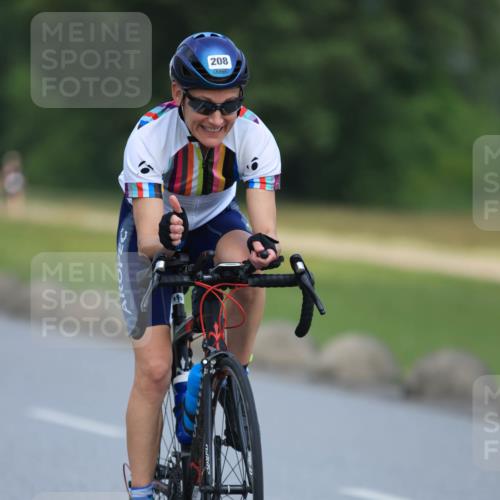 21.06.2025 - 27. Vierlanden-Triathlon H.Heesch http://msf.ph/oto/7990502 15.06.2025 11:51:55 Radfahren 208, 784, 928 meine-sportfotos.de