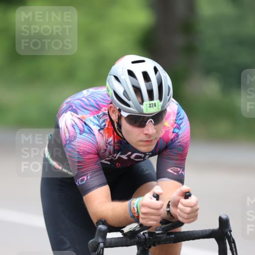 15.06.2025 - 7 Türme Triathlon Yannick Fuchs http://msf.ph/oto/7990533 15.06.2025 11:54:27 Radfahren  meine-sportfotos.de