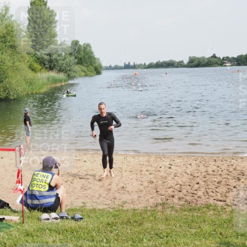 21.06.2025 - 27. Vierlanden-Triathlon MichiJ http://msf.ph/oto/7990583 15.06.2026 09:53:08 Schwimmen 265 meine-sportfotos.de