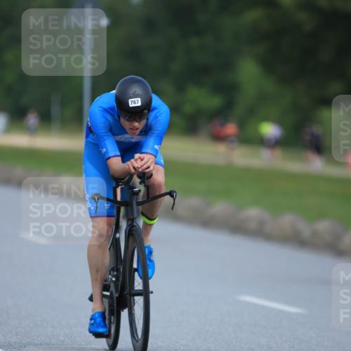 21.06.2025 - 27. Vierlanden-Triathlon H.Heesch http://msf.ph/oto/7990588 15.06.2025 11:52:19 Radfahren 720, 767, 805, 861, 951 meine-sportfotos.de