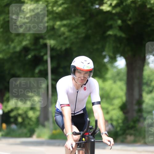15.06.2025 - 7 Türme Triathlon Yannick Fuchs http://msf.ph/oto/7990595 15.06.2025 13:03:53 Radfahren 250, 303, 409, 432, 457, 1127, 1186 meine-sportfotos.de