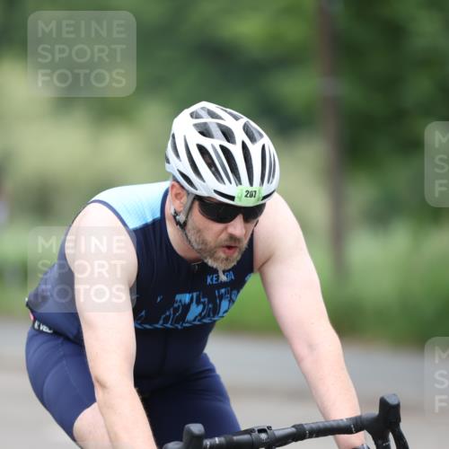 15.06.2025 - 7 Türme Triathlon Yannick Fuchs http://msf.ph/oto/7990603 15.06.2025 11:54:40 Radfahren  meine-sportfotos.de