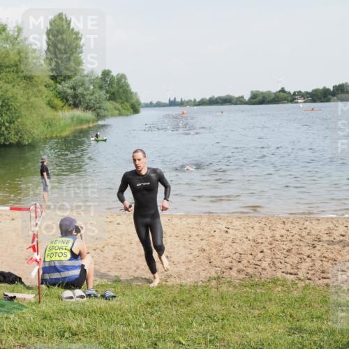 21.06.2025 - 27. Vierlanden-Triathlon MichiJ http://msf.ph/oto/7990639 15.06.2026 09:53:09 Schwimmen 265 meine-sportfotos.de