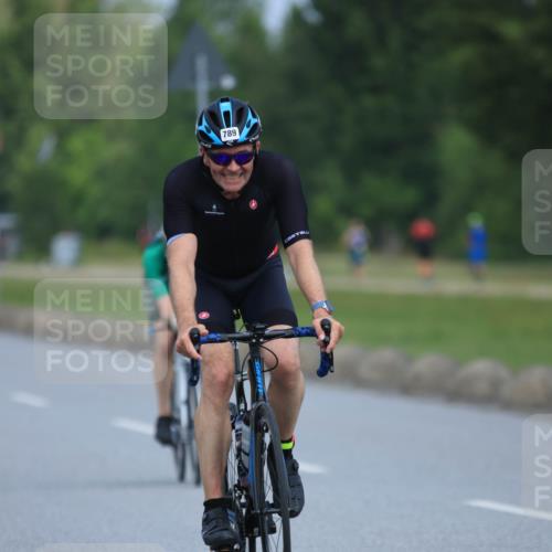 21.06.2025 - 27. Vierlanden-Triathlon H.Heesch http://msf.ph/oto/7990643 15.06.2025 11:52:40 Radfahren 201, 663, 672, 785, 789, 963 meine-sportfotos.de