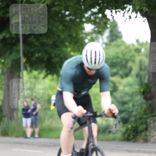 15.06.2025 - 7 Türme Triathlon Yannick Fuchs http://msf.ph/oto/7990689 15.06.2025 11:54:52 Radfahren 305 meine-sportfotos.de