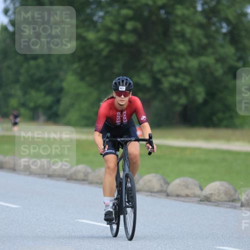 21.06.2025 - 27. Vierlanden-Triathlon H.Heesch http://msf.ph/oto/7990748 15.06.2025 11:53:09 Radfahren 687, 787, 921, 934 meine-sportfotos.de