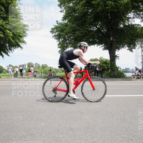 15.06.2025 - 7 Türme Triathlon Yannick Fuchs http://msf.ph/oto/7990782 15.06.2025 13:18:03 Radfahren 198, 205, 556, 605, 720, 768, 799, 829, 843, 878, 1009, 1022, 1046, 1089, 1094, 1125 meine-sportfotos.de