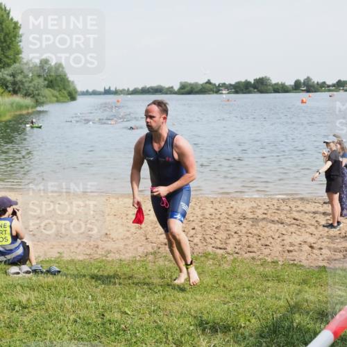21.06.2025 - 27. Vierlanden-Triathlon MichiJ http://msf.ph/oto/7990787 15.06.2026 09:53:25 Schwimmen 304 meine-sportfotos.de
