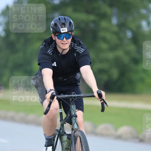 21.06.2025 - 27. Vierlanden-Triathlon H.Heesch http://msf.ph/oto/7990795 15.06.2025 11:53:10 Radfahren 687, 717, 787, 921, 934 meine-sportfotos.de