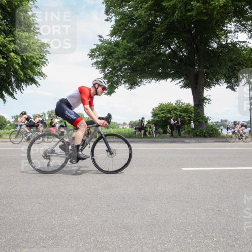 15.06.2025 - 7 Türme Triathlon Yannick Fuchs http://msf.ph/oto/7990804 15.06.2025 13:18:11 Radfahren 408, 878, 1013, 1094 meine-sportfotos.de