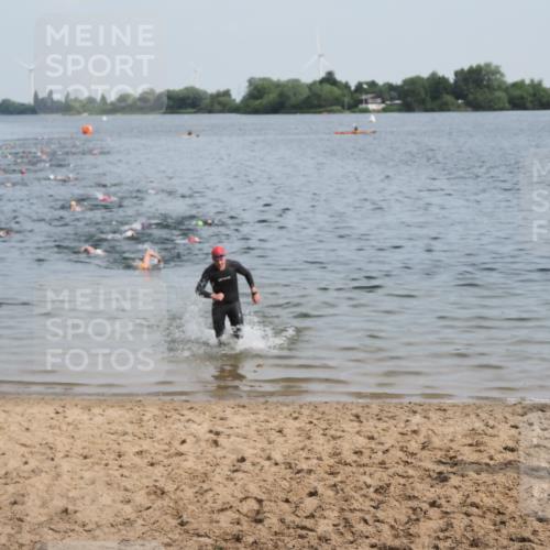 21.06.2025 - 27. Vierlanden-Triathlon MichiJ http://msf.ph/oto/7990805 15.06.2026 09:53:55 Schwimmen 307 meine-sportfotos.de