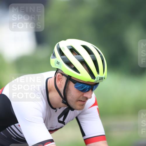15.06.2025 - 7 Türme Triathlon Yannick Fuchs http://msf.ph/oto/7990837 15.06.2025 11:55:48 Radfahren 320 meine-sportfotos.de
