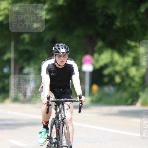 15.06.2025 - 7 Türme Triathlon Yannick Fuchs http://msf.ph/oto/7990852 15.06.2025 13:04:00 Radfahren 303, 364, 432, 453, 1127 meine-sportfotos.de