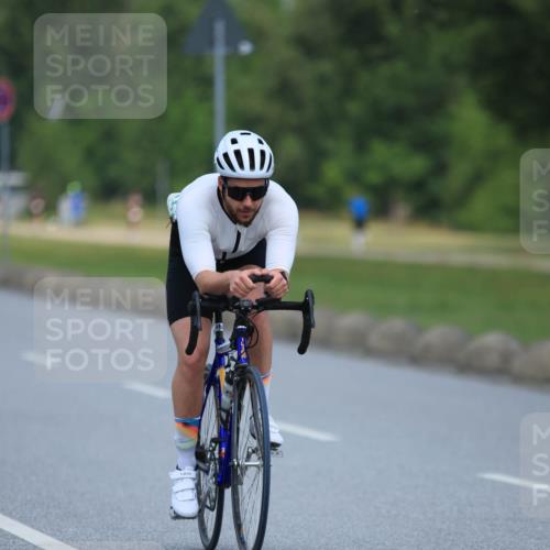 21.06.2025 - 27. Vierlanden-Triathlon H.Heesch http://msf.ph/oto/7990889 15.06.2025 11:53:53 Radfahren 745, 754, 893, 966 meine-sportfotos.de