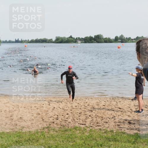 21.06.2025 - 27. Vierlanden-Triathlon MichiJ http://msf.ph/oto/7990900 15.06.2026 09:53:57 Schwimmen 307 meine-sportfotos.de