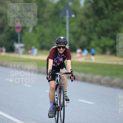 21.06.2025 - 27. Vierlanden-Triathlon H.Heesch http://msf.ph/oto/7990912 15.06.2025 11:53:55 Radfahren 745, 754, 893, 966 meine-sportfotos.de